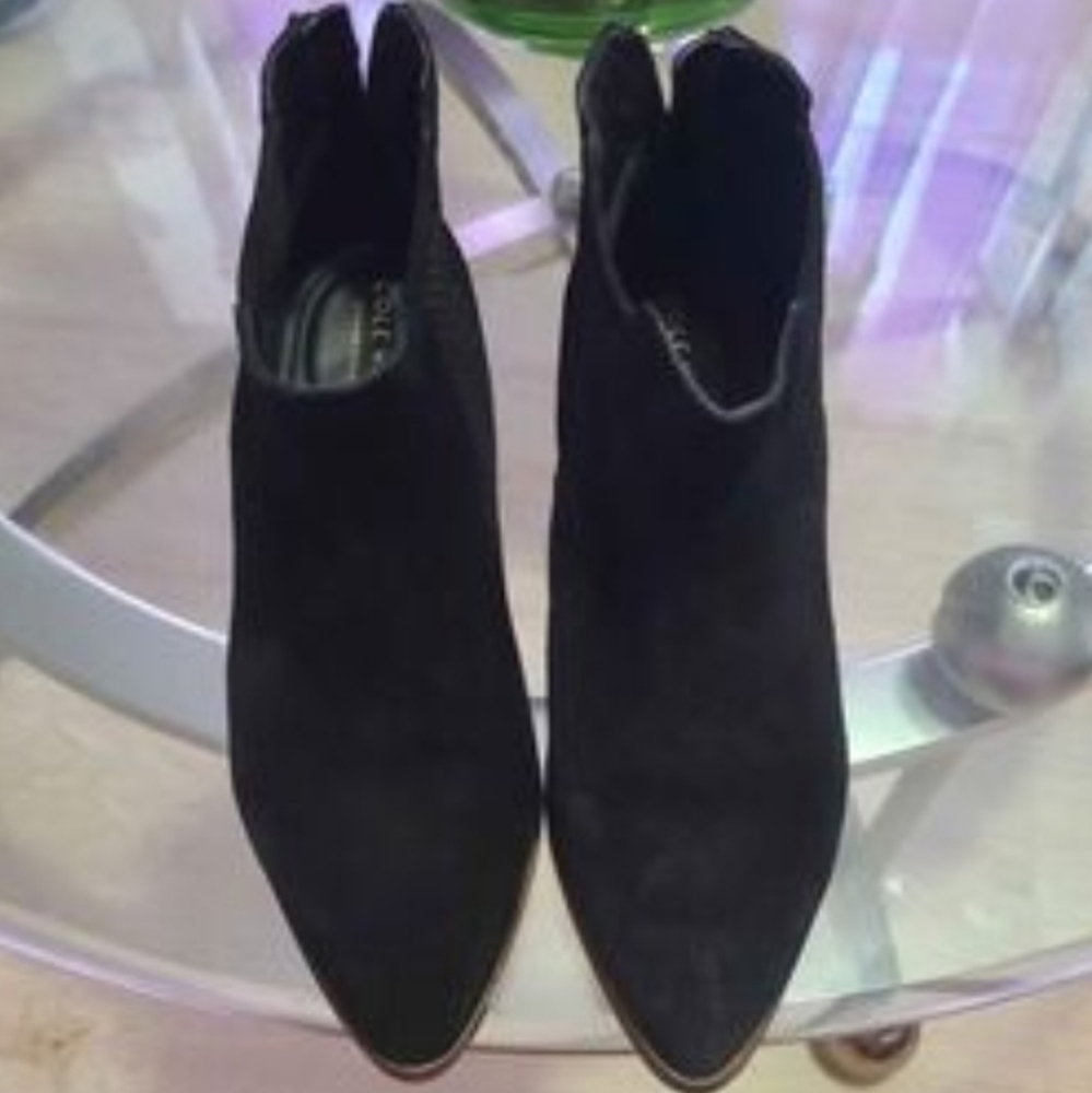 Women's Cole Haan Grandseries suede leather back zipper ankle booties Size 7C